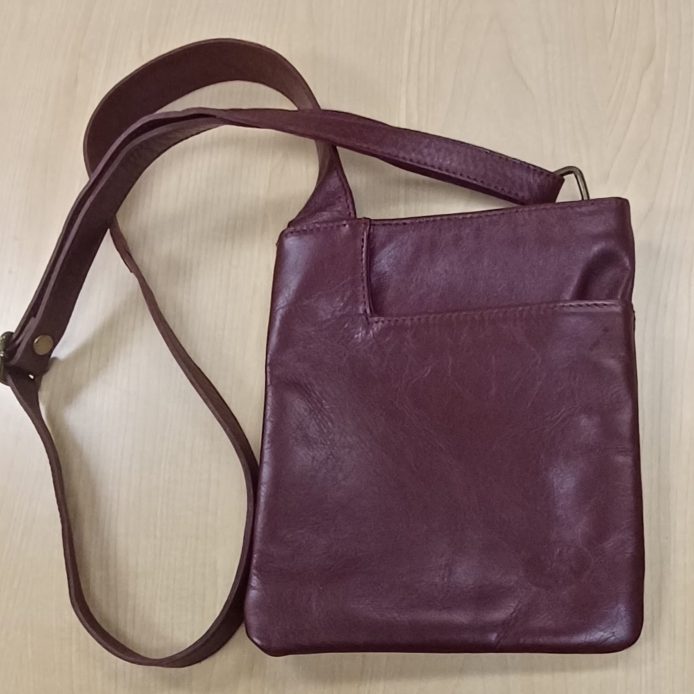 Elegant Burgundy Leather Crossbody Bag